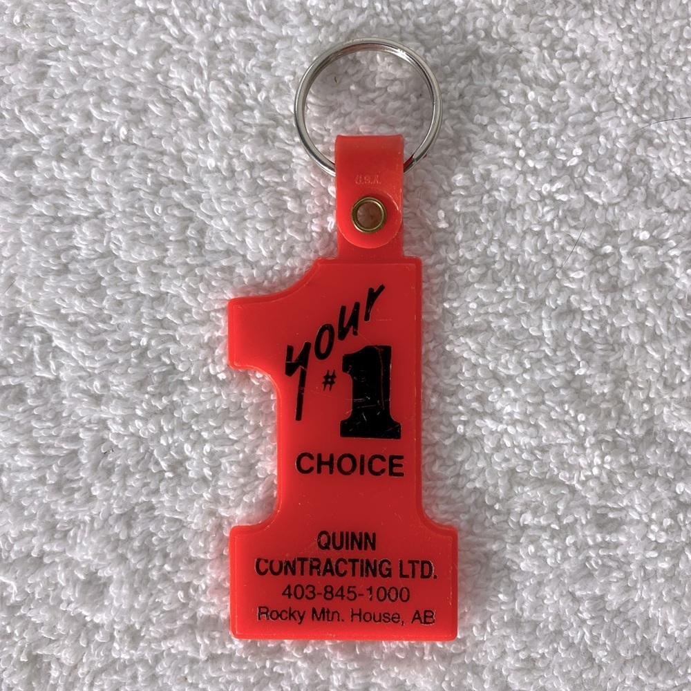 5/$35 Vintage Your Number One Choice Quinn Contracting Collectible Keychain